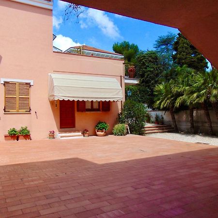 N080 - Numana, Bilocale Con Terrazzo In Centro Appartement Sirolo Buitenkant foto
