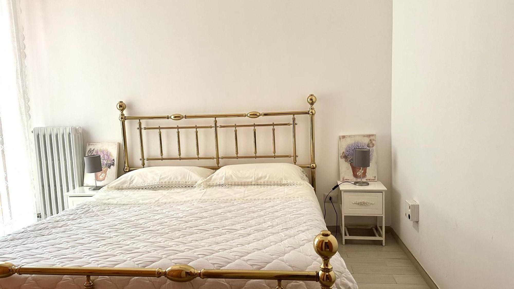 N080 - Numana, Bilocale Con Terrazzo In Centro Appartement Sirolo Buitenkant foto