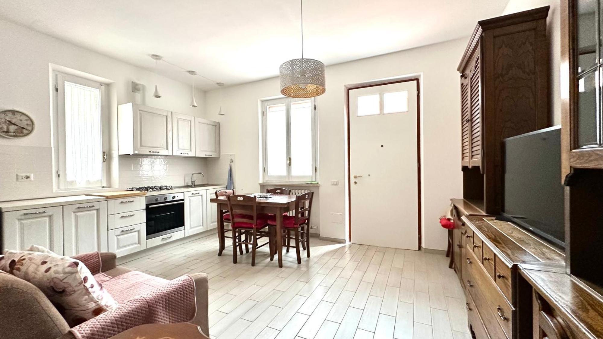 N080 - Numana, Bilocale Con Terrazzo In Centro Appartement Sirolo Buitenkant foto