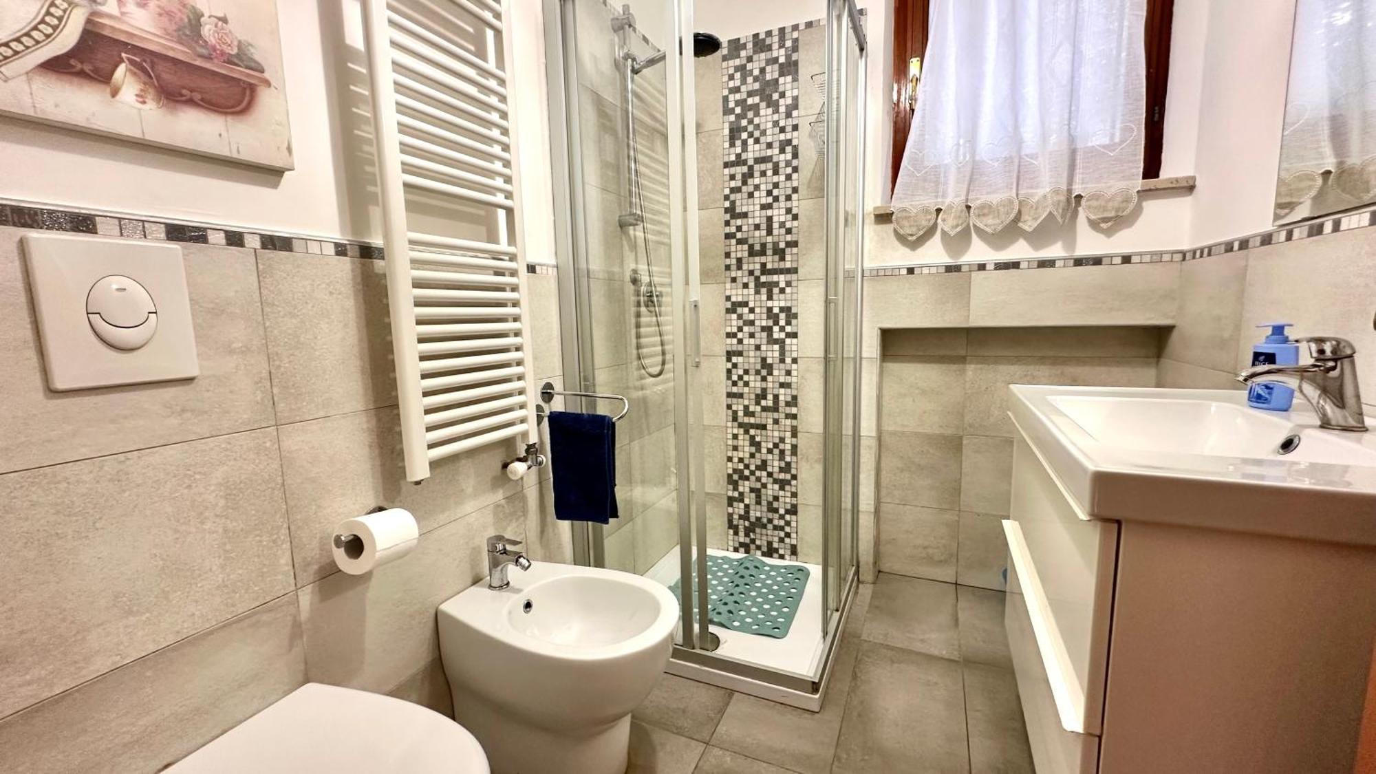 N080 - Numana, Bilocale Con Terrazzo In Centro Appartement Sirolo Buitenkant foto